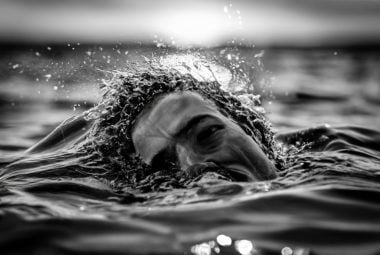 what does it mean to dream of saving someone from drowning