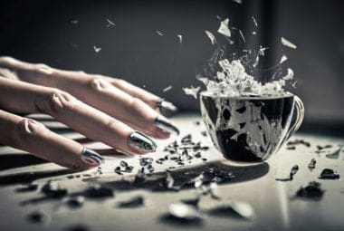 dreams about acrylic nails breaking